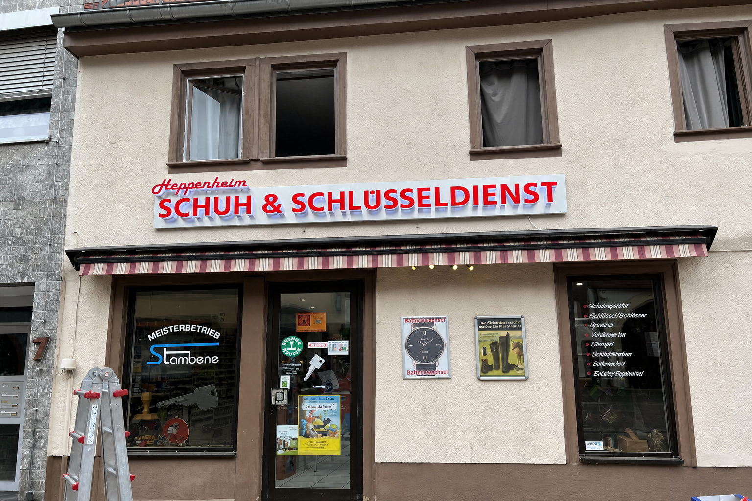 Schuh & Schlüsseldienst Heppenheim – Schaufensterbeschriftung und Außenwerbung